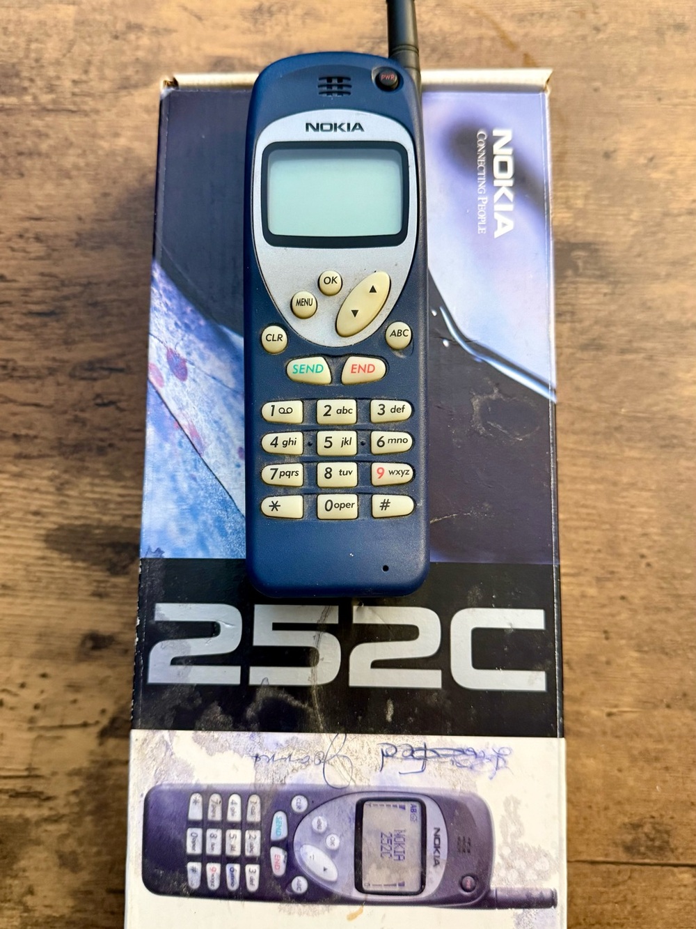 VINTAGE NOKIA 252C phone